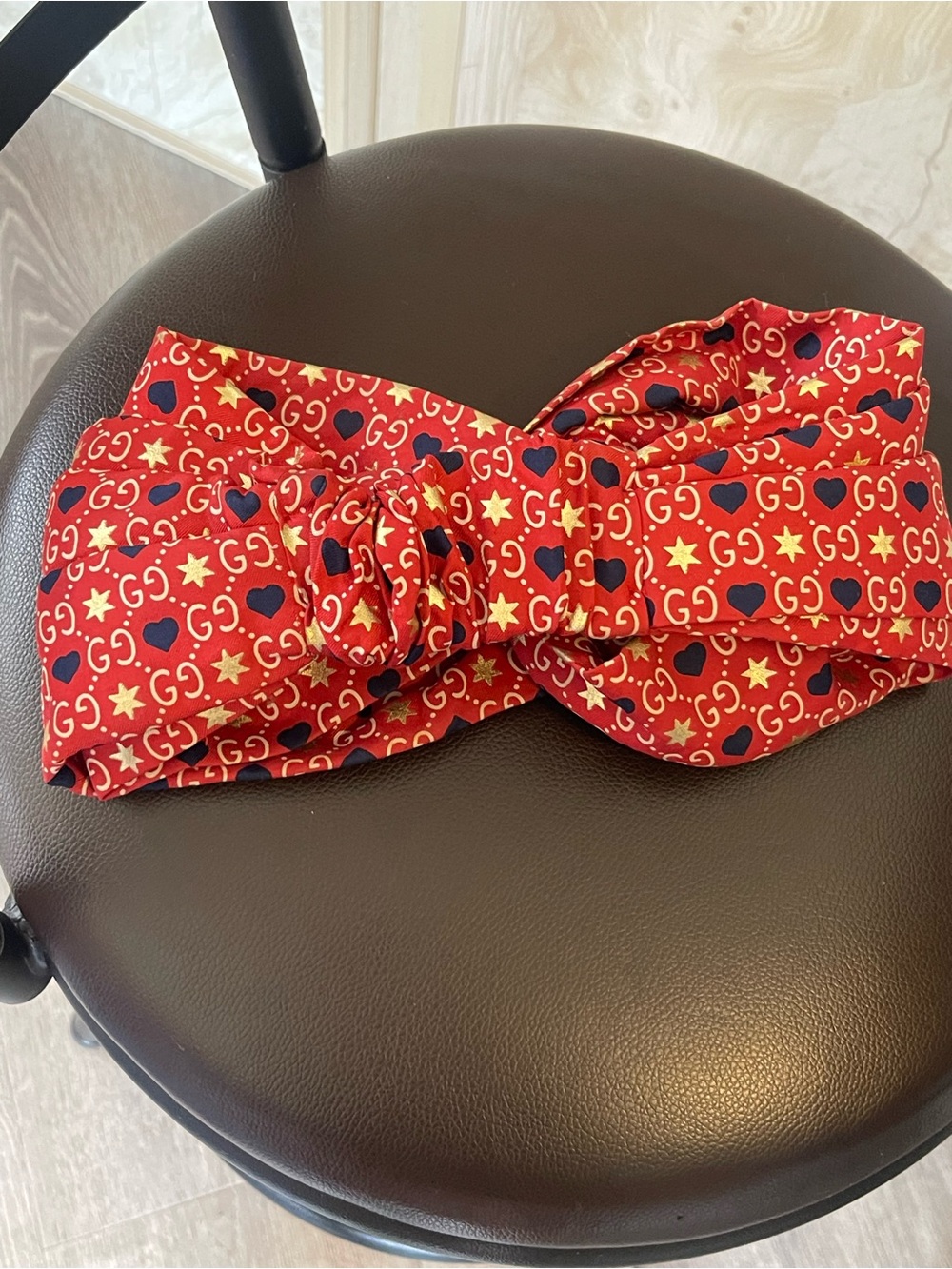 GUCCI Gg Heart And Star Print Headband In Red gold - Picture 5 of 9